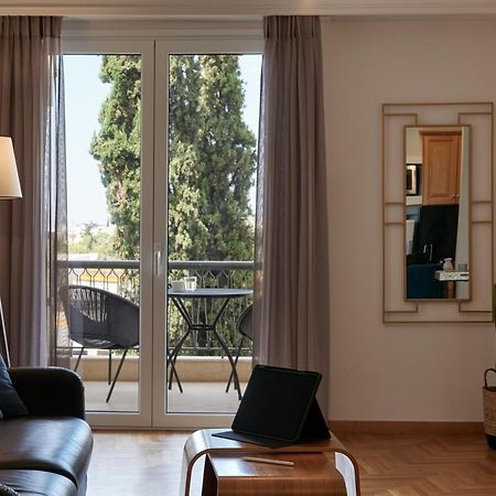 Chic One Bd Apartment With Hilton View Athens Exterior photo