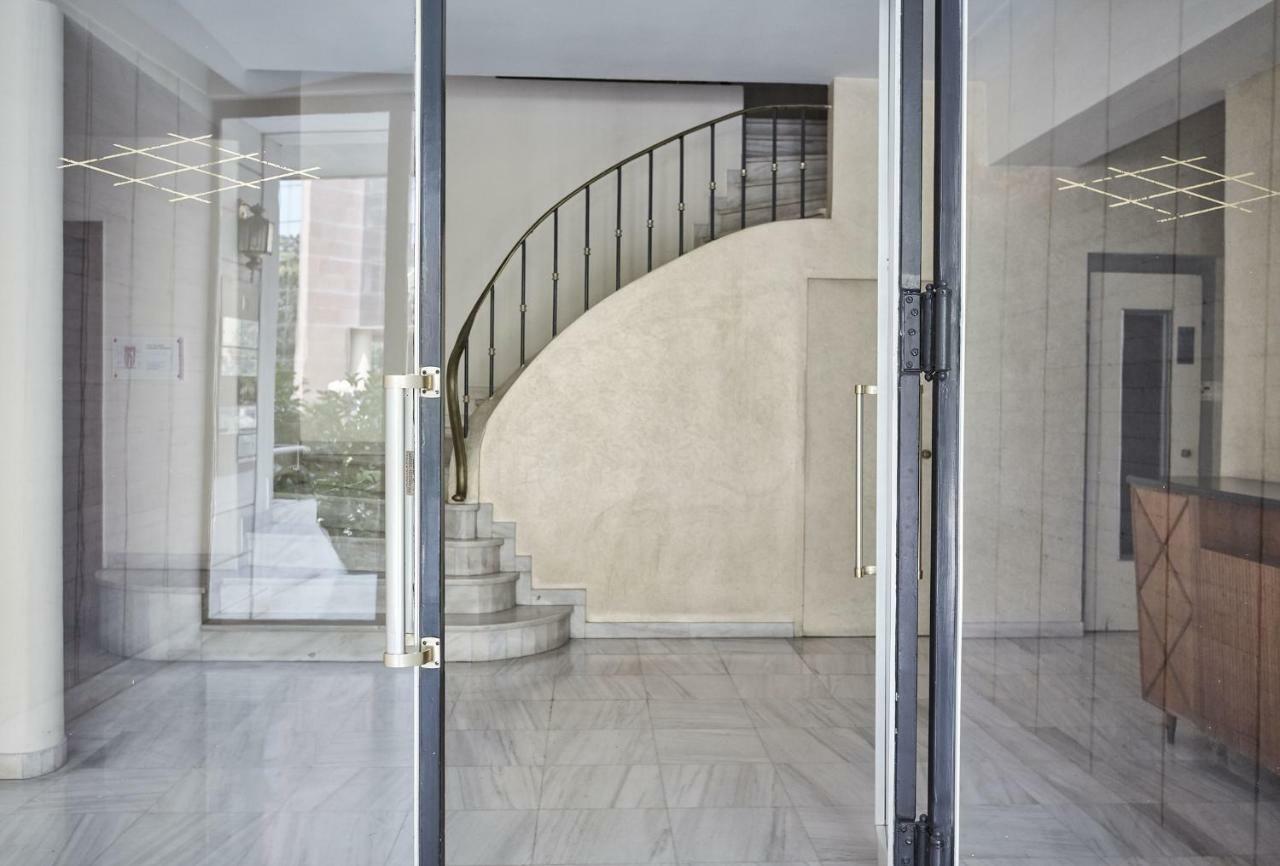Chic One Bd Apartment With Hilton View Athens Exterior photo